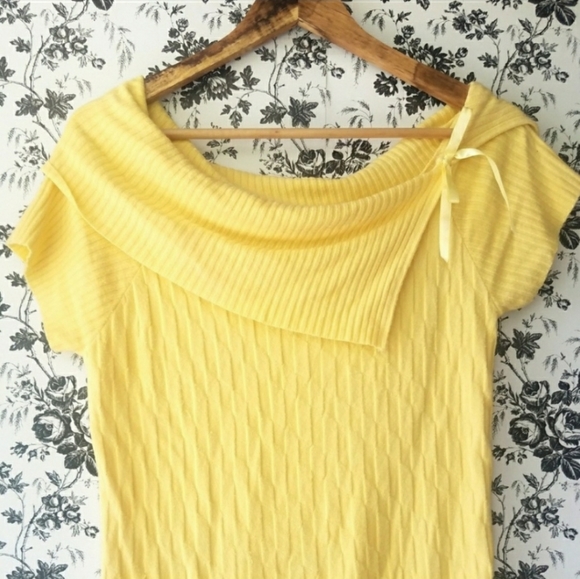 Yellow Off the Shoulder Short Sleeve Blouse Top - Picture 2 of 5
